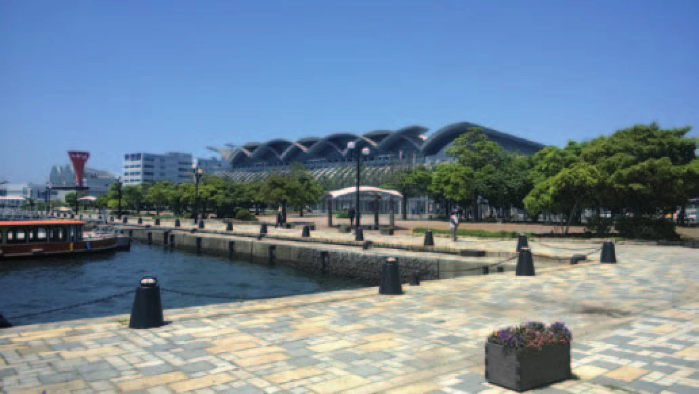 Přístavní kongresové centrum ve Fukuoce.
Fig. 2. Harbor congress center in Fukuoka.