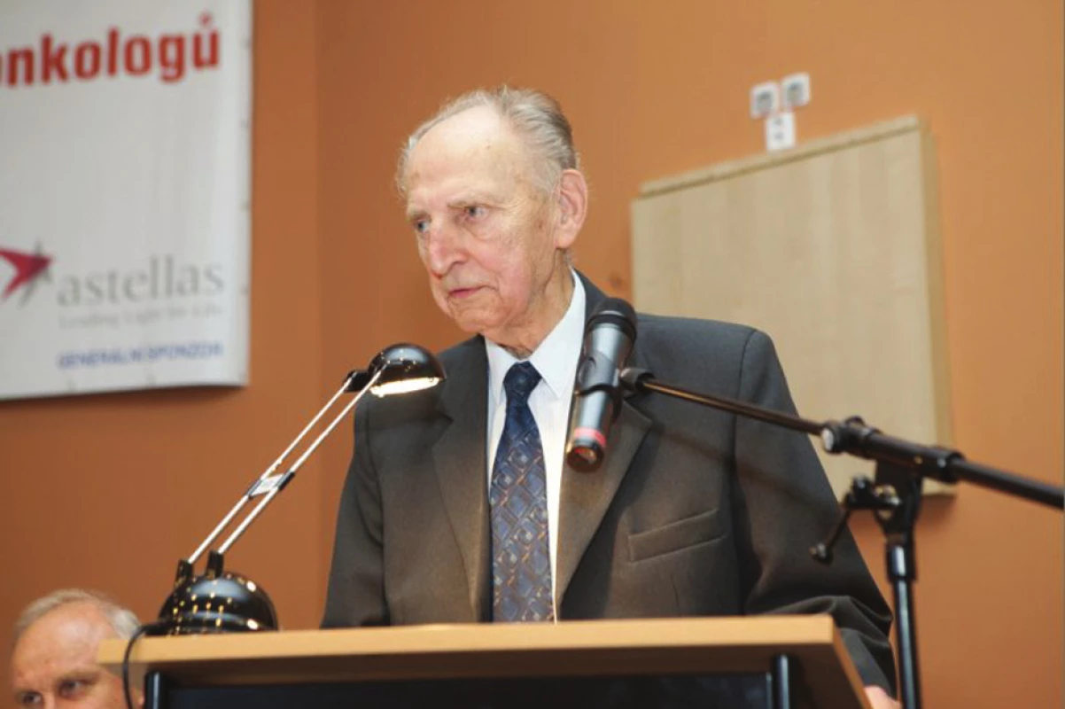 Profesor Hrodek oslavil první den konference 88. narozeniny.