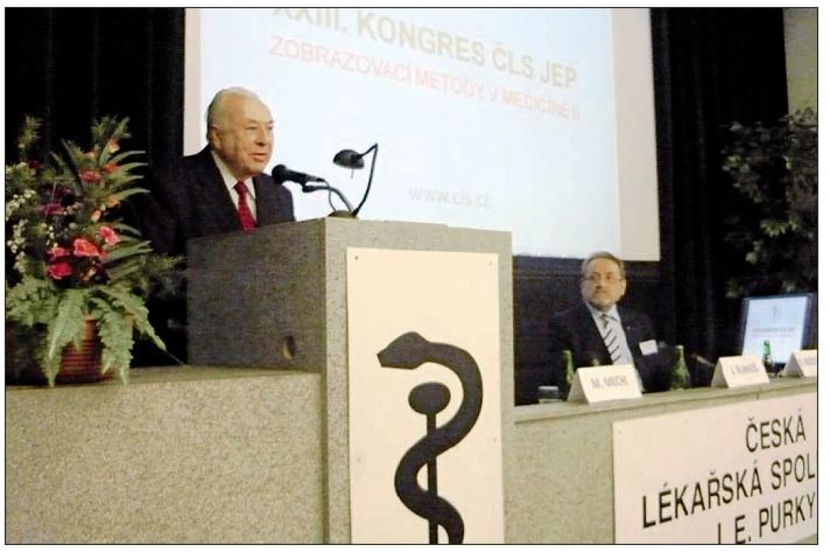 Prof. MUDr. Jaroslav Blahoš, DrSc. při vystoupení na XXIII. kongresu ČLS JEP.
Foto: Archiv.