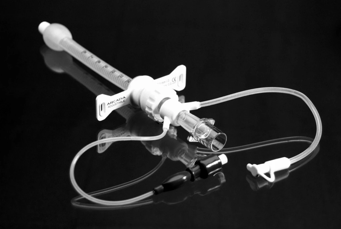 Speciální armovaná tracheostomická kanyla Arcadia firmy BioVendor s nastavitelnou hloubkou zavedení
