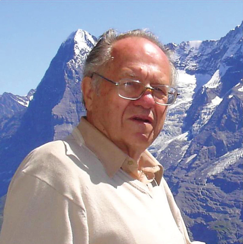Profesor Luboslav Stárka v roce 2010 v Alpách