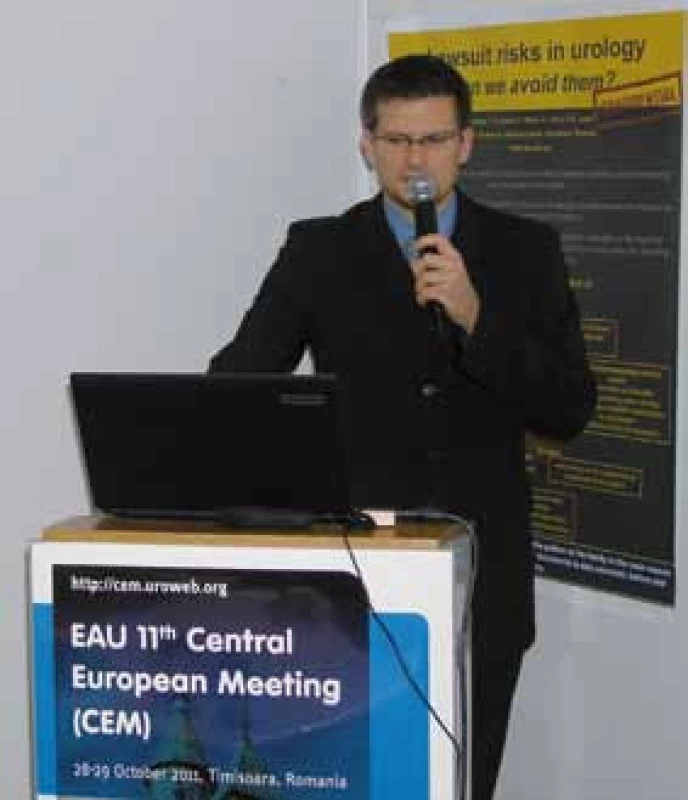 Viktor Eret (Plzeň) přednáší o laparoskopické nefropexi